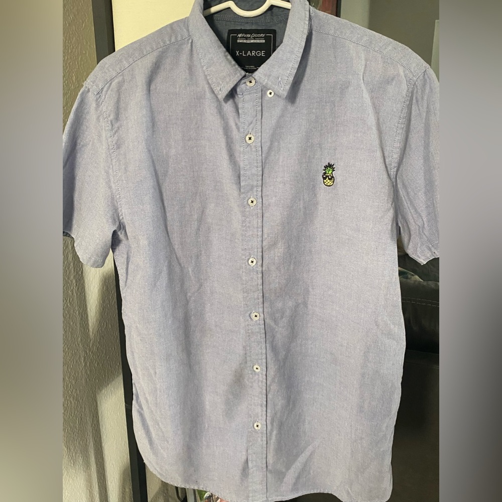 Modern Culture with Pineapple button down shirt Short Sleeve Size X Large